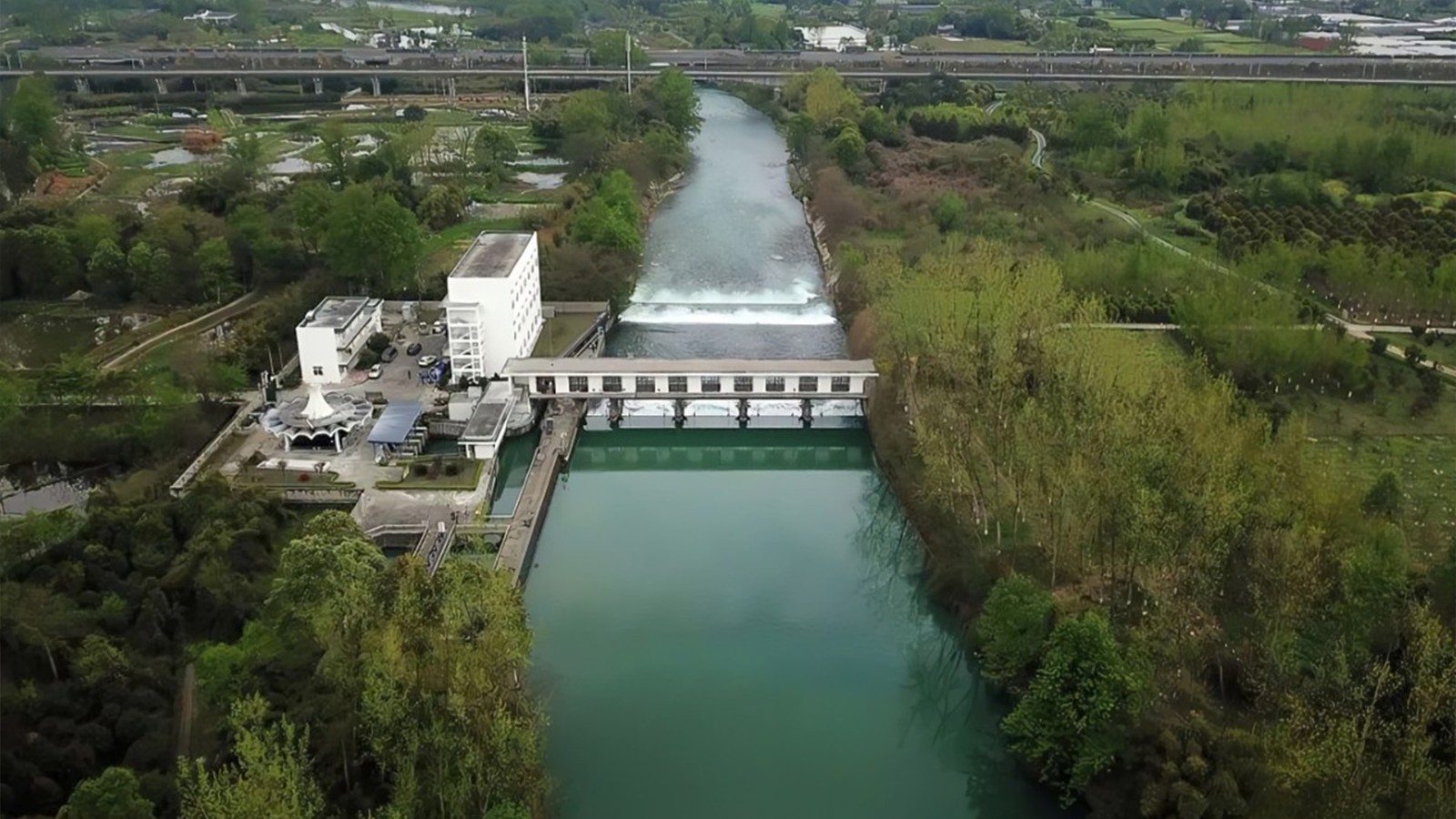多功能水泵控制閥：集閘閥、逆止閥與水錘消除器于一體的創(chuàng)新閥門